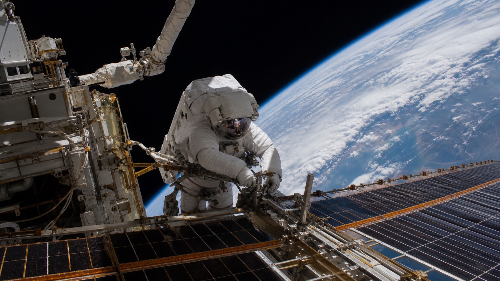 Three August Spacewalks Keep the ISS Working — Nivegu Science